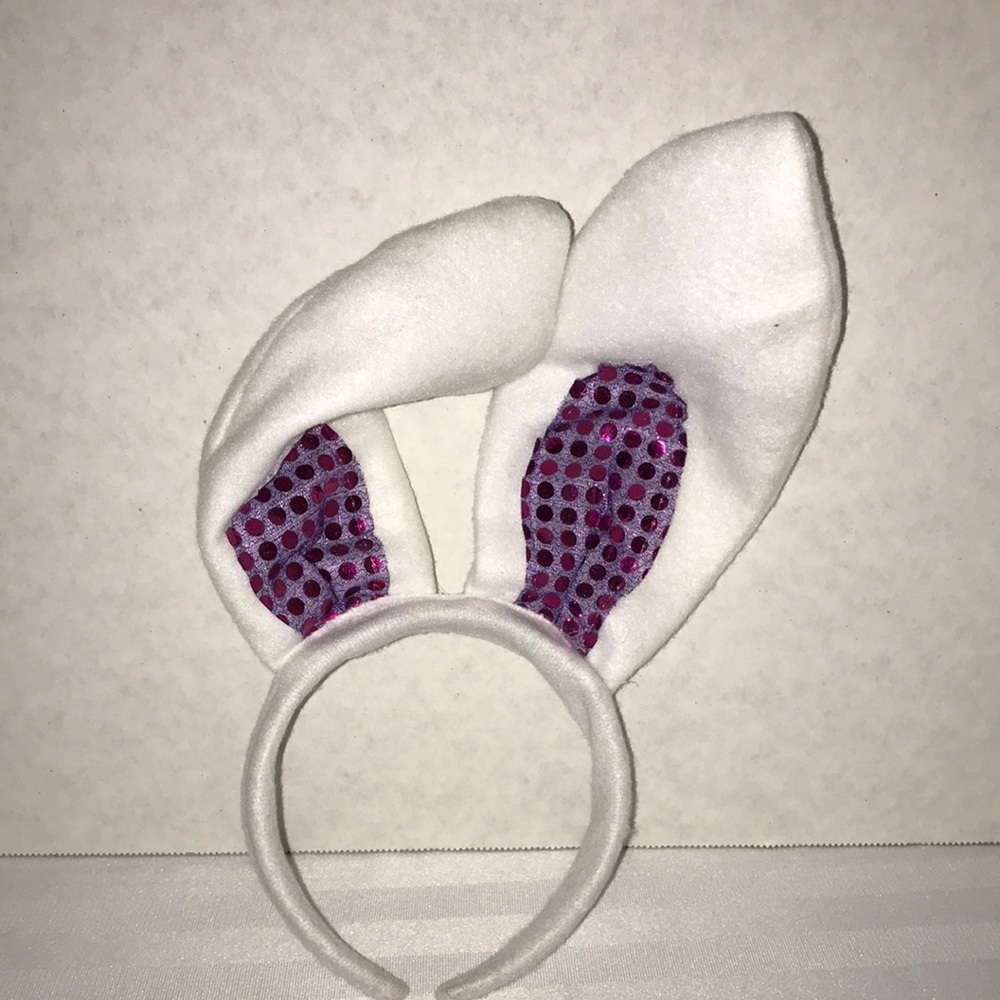 Ears Bonnie, flexible ears.